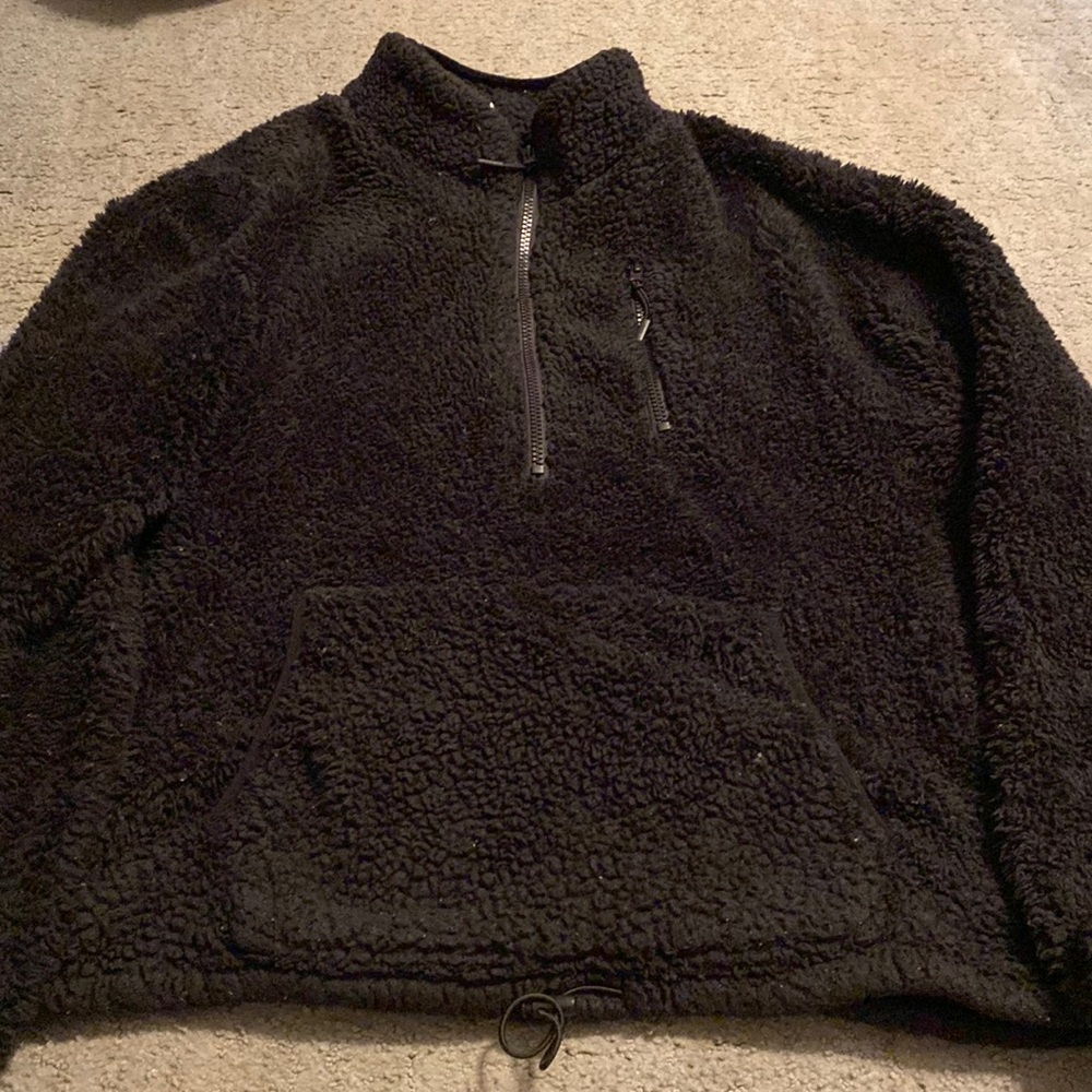 Black no boundaries winter pull over